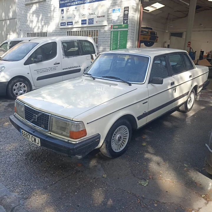 1983 Volvo 244 - Image 2 of 31