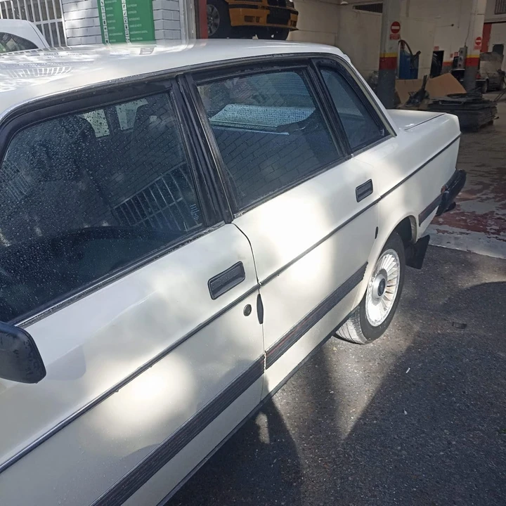 1983 Volvo 244 - Image 12 of 31