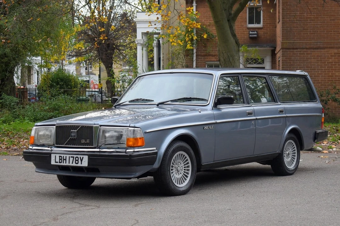 1983 Volvo 264 - Image 8 of 30
