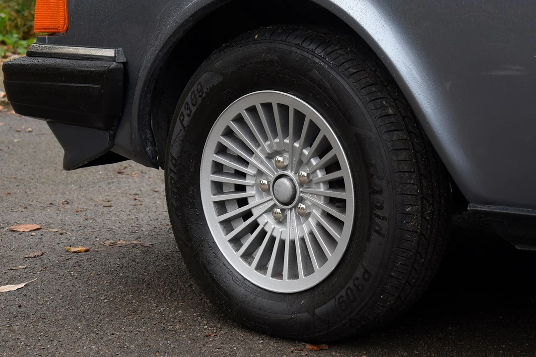 1983 Volvo 264 - Image 17 of 30