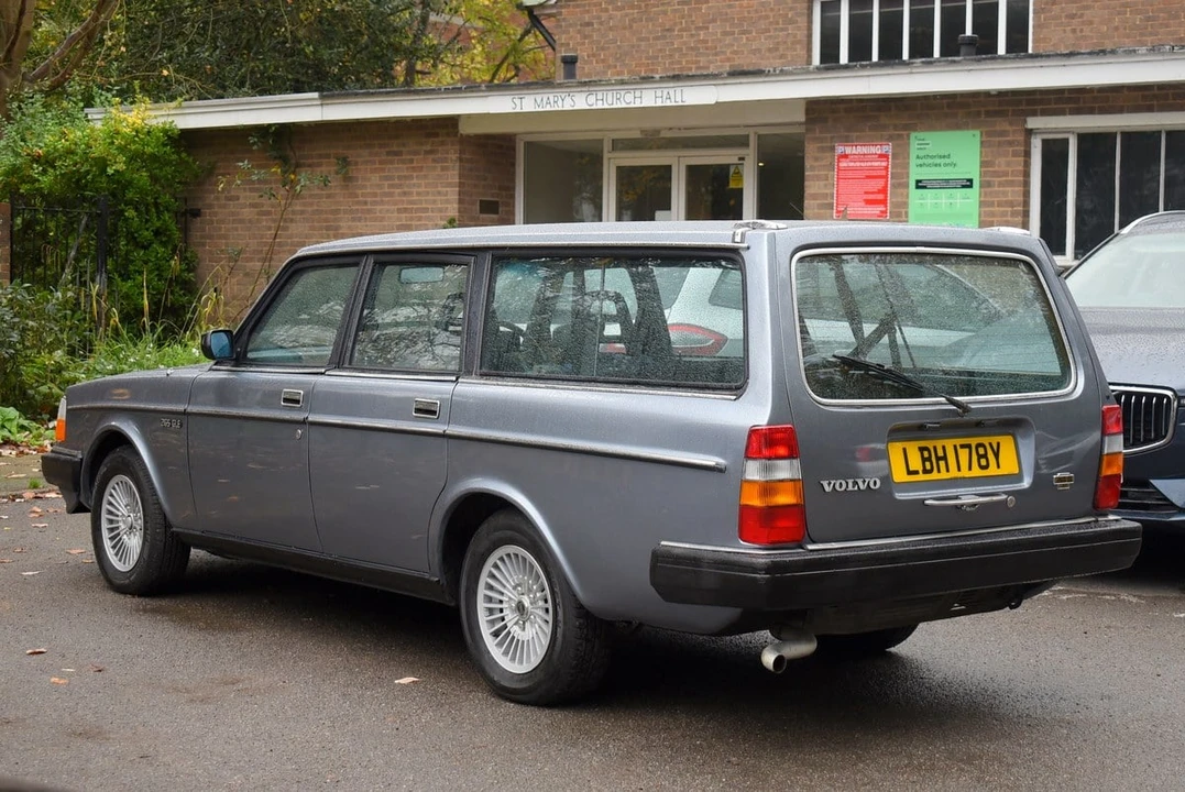1983 Volvo 264 - Image 15 of 30