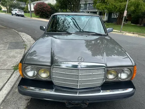 1983 Mercedes-Benz 300D Turbo Diesel