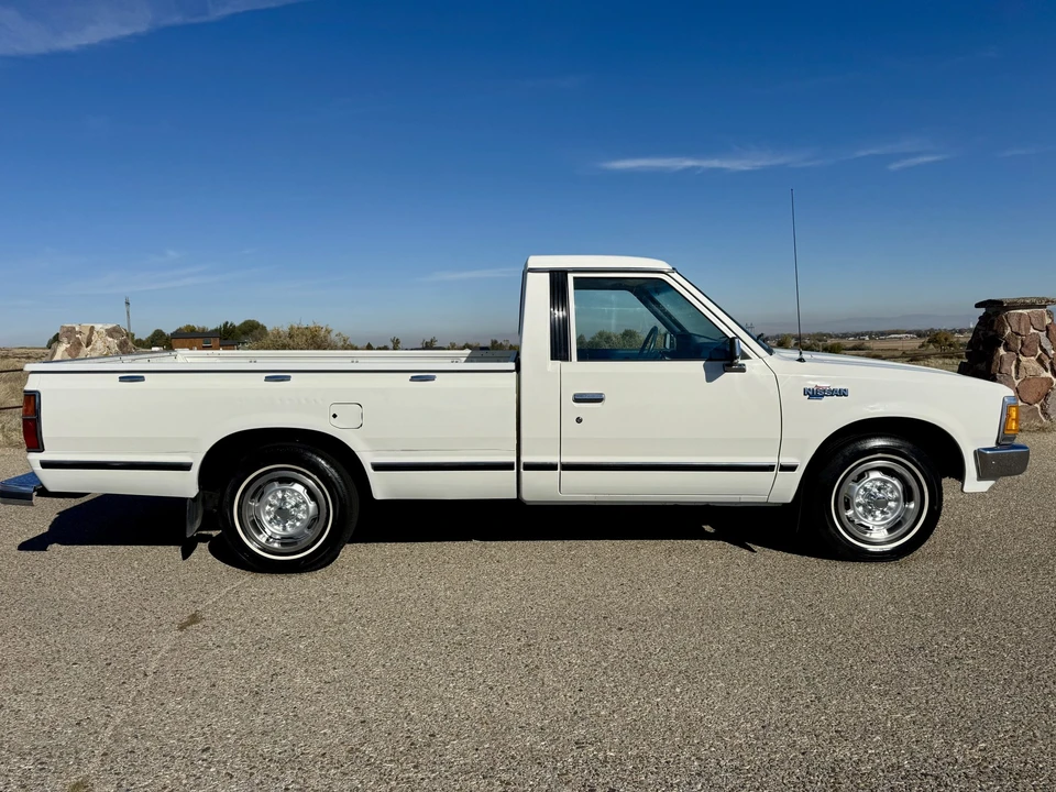 1983 Nissan - Image 11 of 31