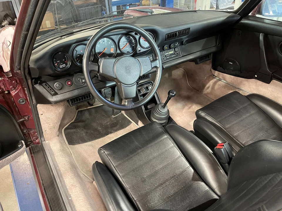 1984 Porsche 911 Carrera 3.2 - Image 5 of 9