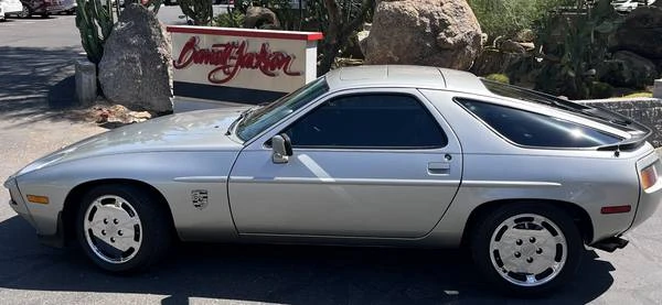 1984 Porsche 928 - Image 4 of 20