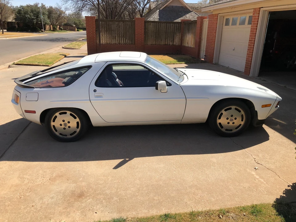 1984 Porsche 928 S - Image 6 of 7