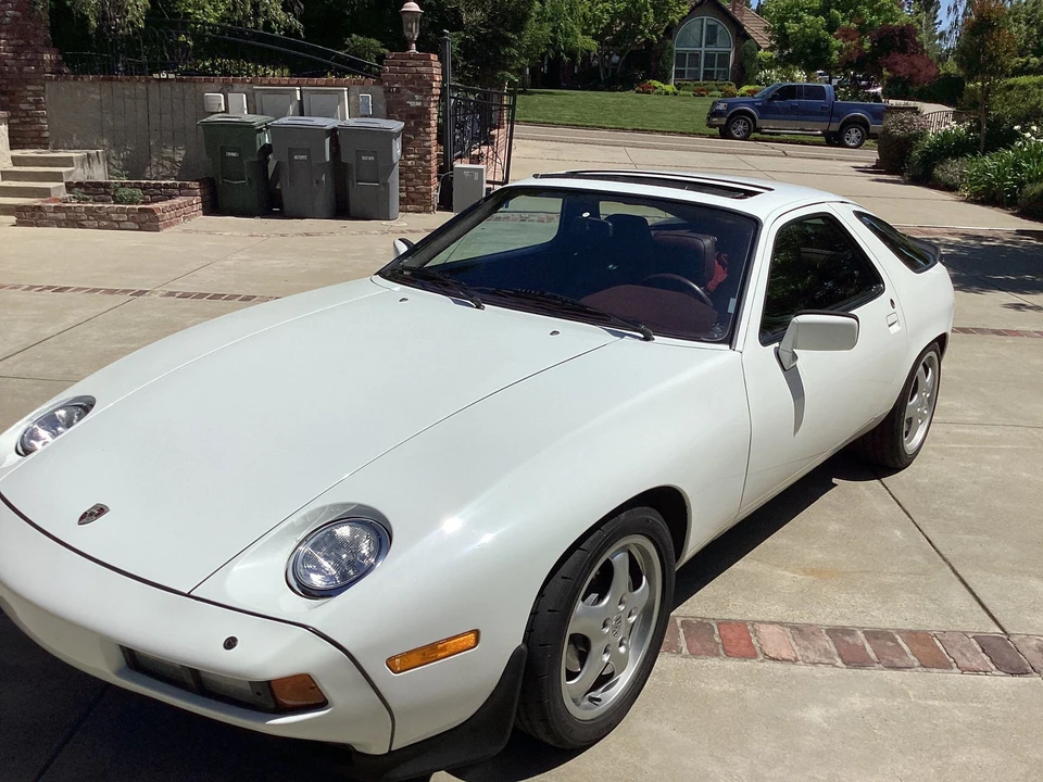 1984 Porsche 928 S - Image 2 of 3