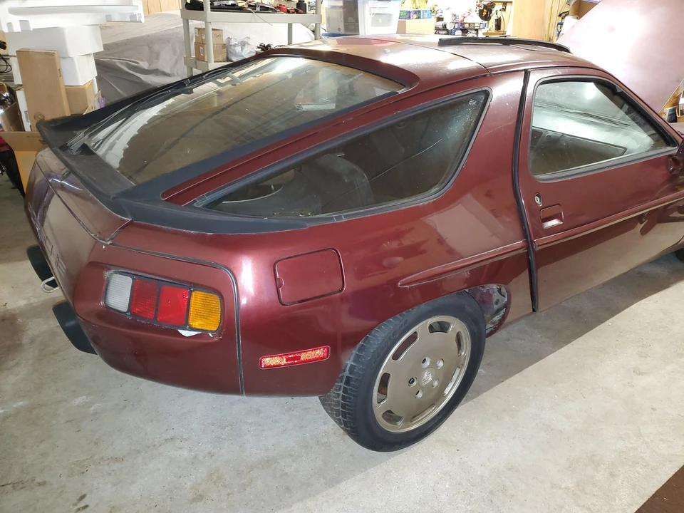 1984 Porsche 928 S - Image 4 of 10