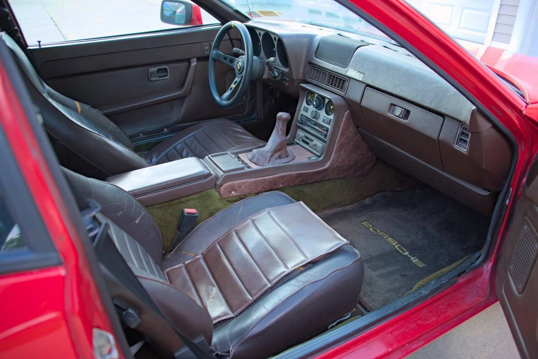 1984 Porsche 944 - Image 10 of 22