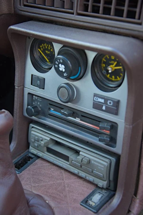 1984 Porsche 944 - Image 12 of 22