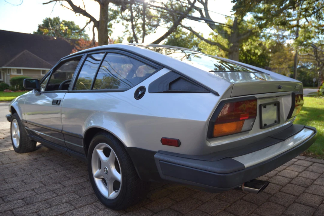 1984 Alfa Romeo Alfetta GT - Image 17 of 31