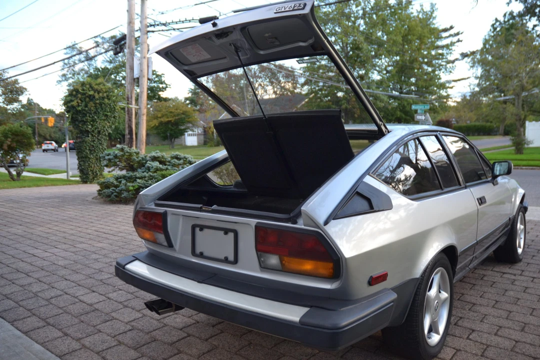 1984 Alfa Romeo Alfetta GT - Image 25 of 31