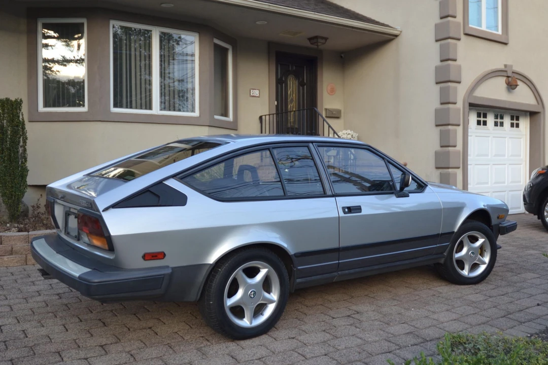 1984 Alfa Romeo Alfetta GT - Image 10 of 31