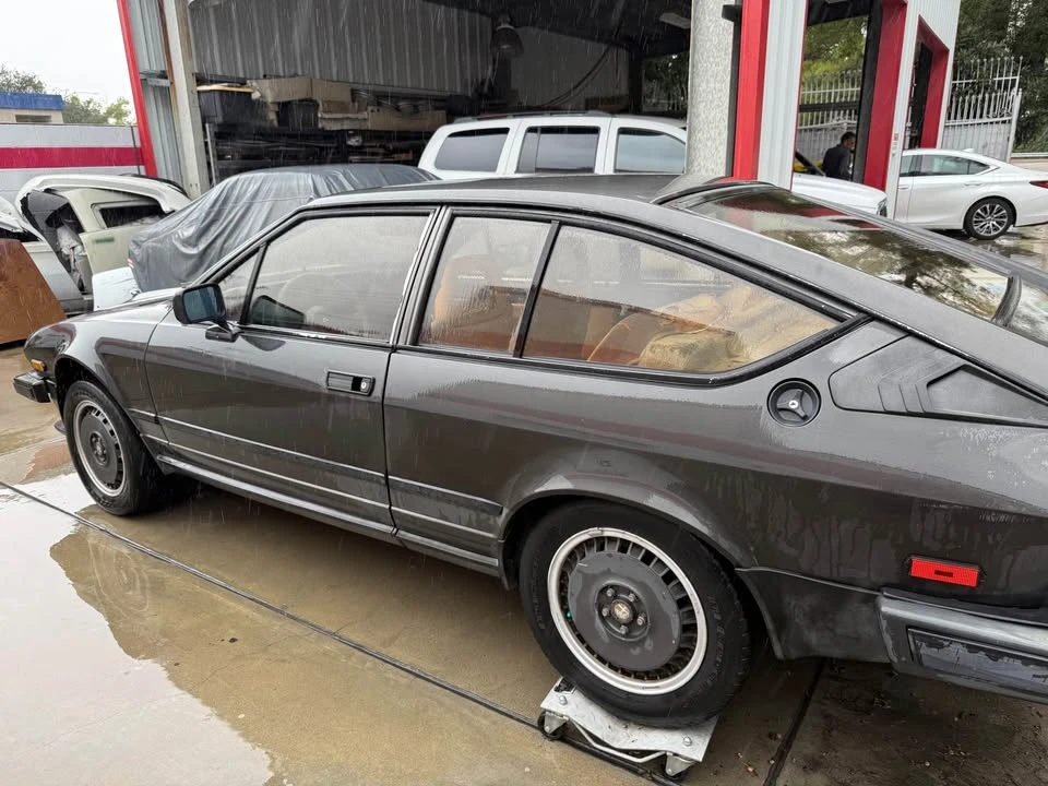 1984 Alfa Romeo Alfetta GT - Image 9 of 17
