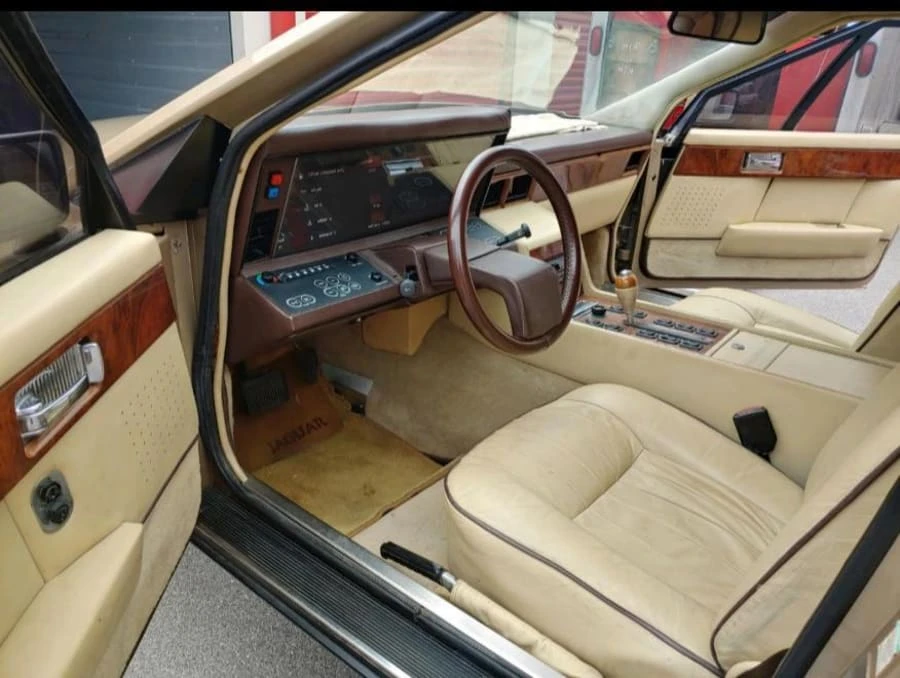 1984 Aston Martin Lagonda - Image 4 of 17