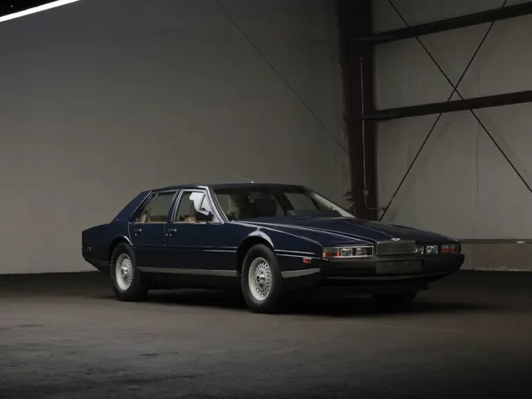1984 Aston Martin Lagonda - Image 2 of 2