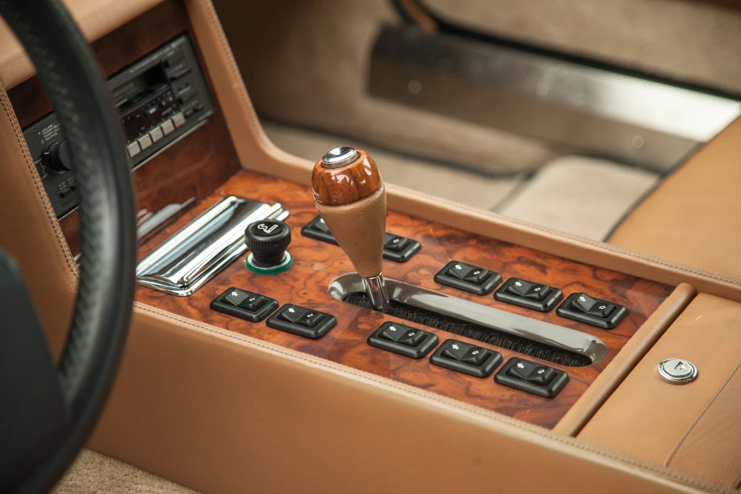 1984 Aston Martin Lagonda - Image 17 of 24