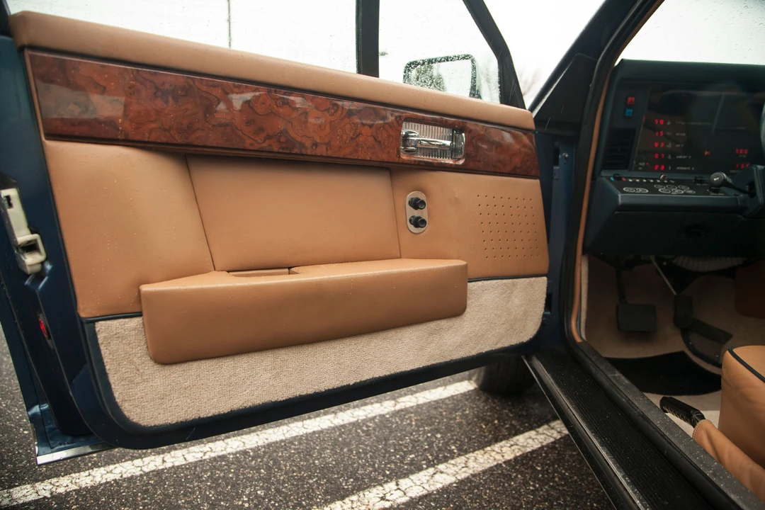 1984 Aston Martin Lagonda - Image 16 of 24