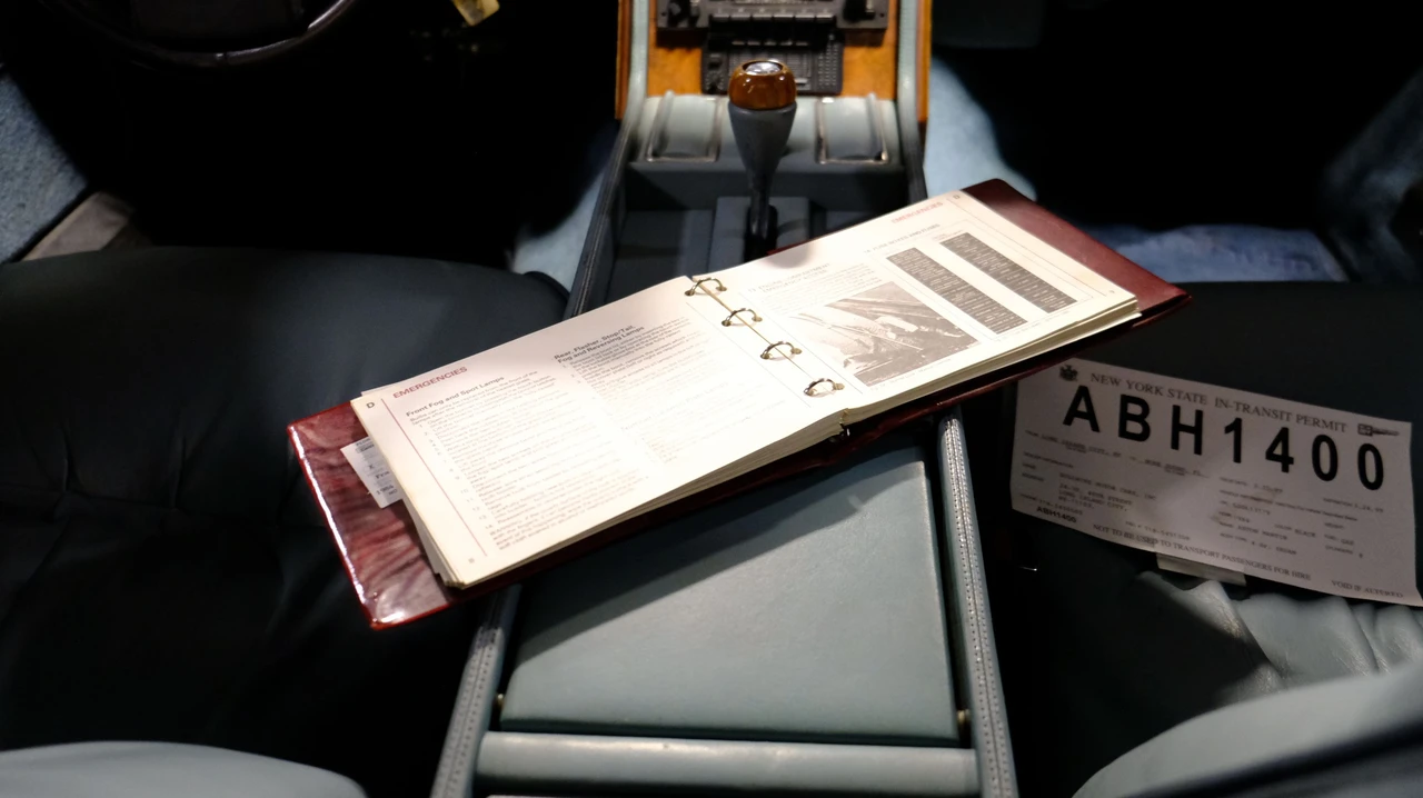 1984 Aston Martin Lagonda - Image 11 of 20
