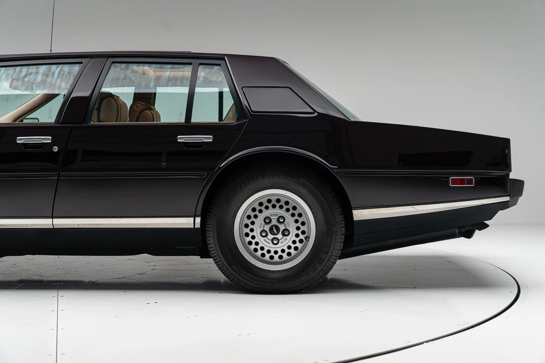 1984 Aston Martin Lagonda - Image 11 of 31