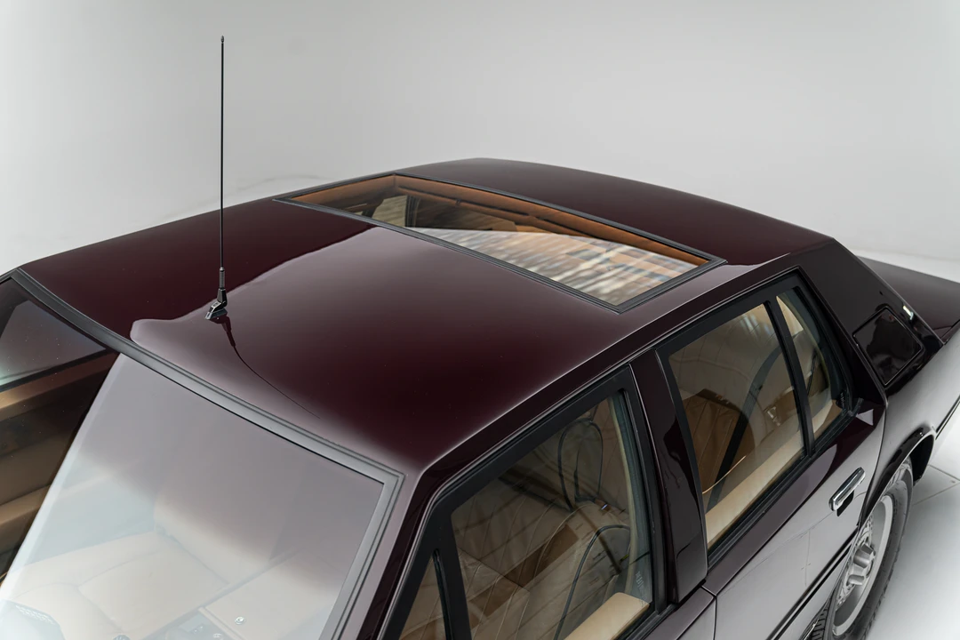 1984 Aston Martin Lagonda - Image 16 of 31