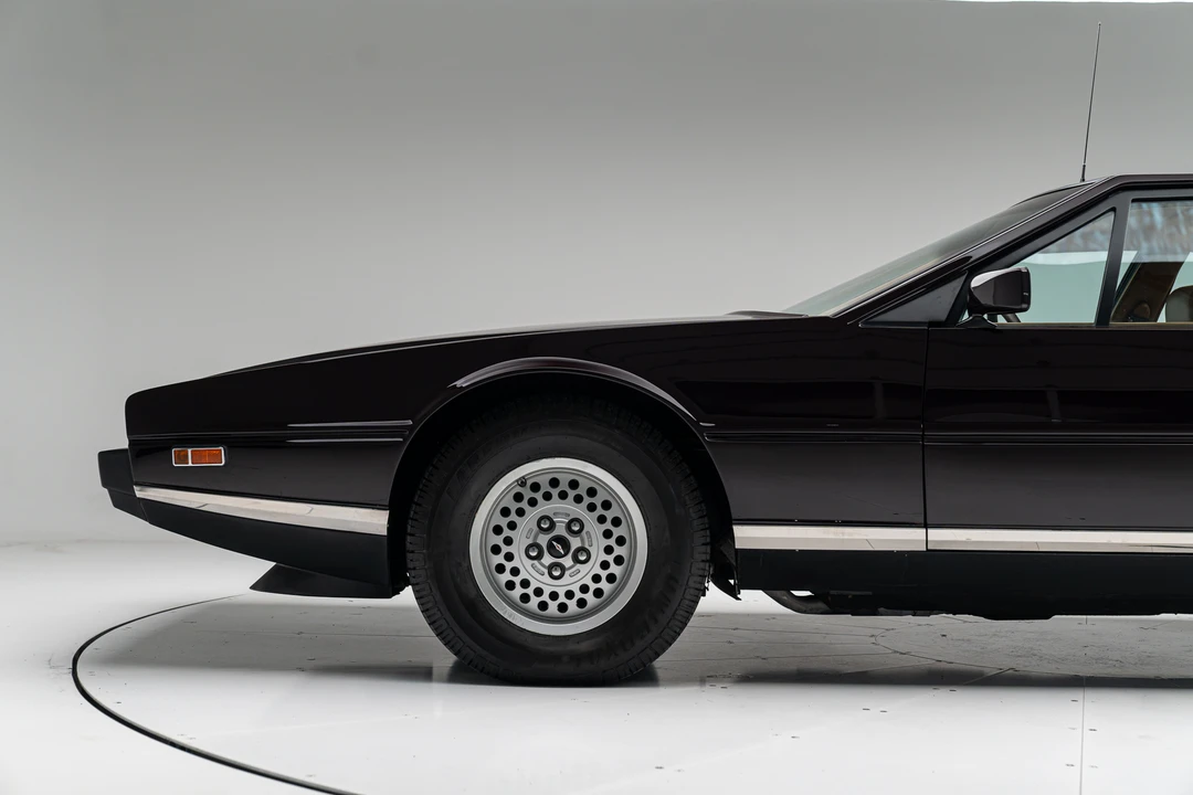1984 Aston Martin Lagonda - Image 10 of 31