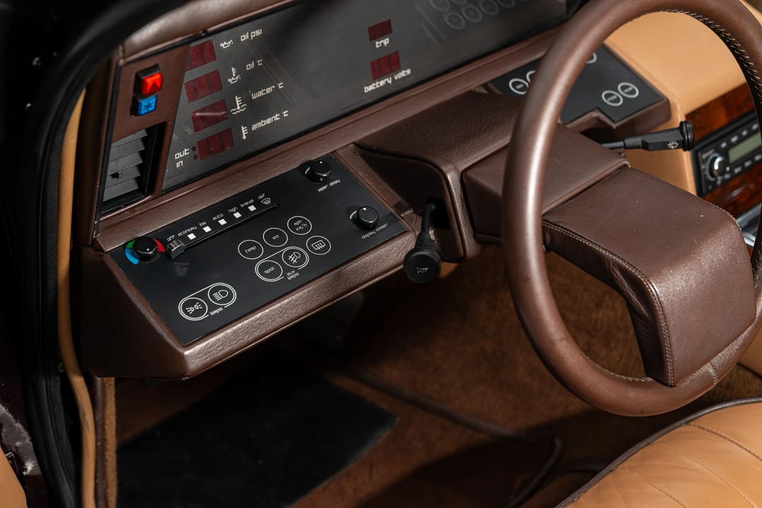1984 Aston Martin Lagonda - Image 29 of 31