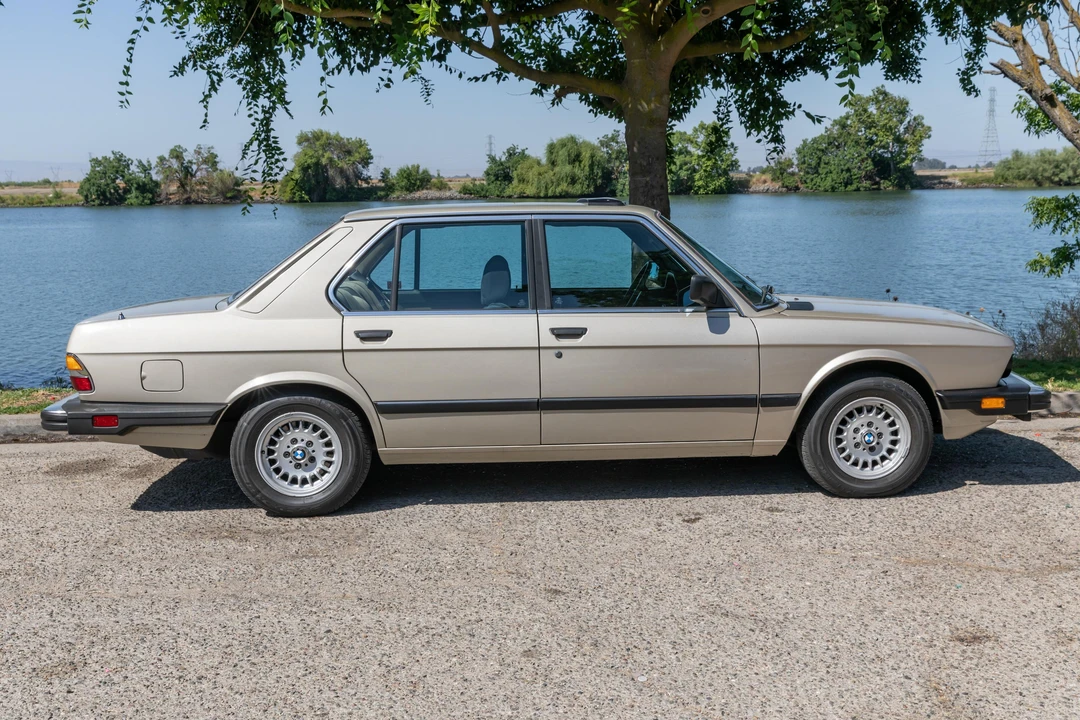 1984 BMW E28 5 Series - Image 10 of 31