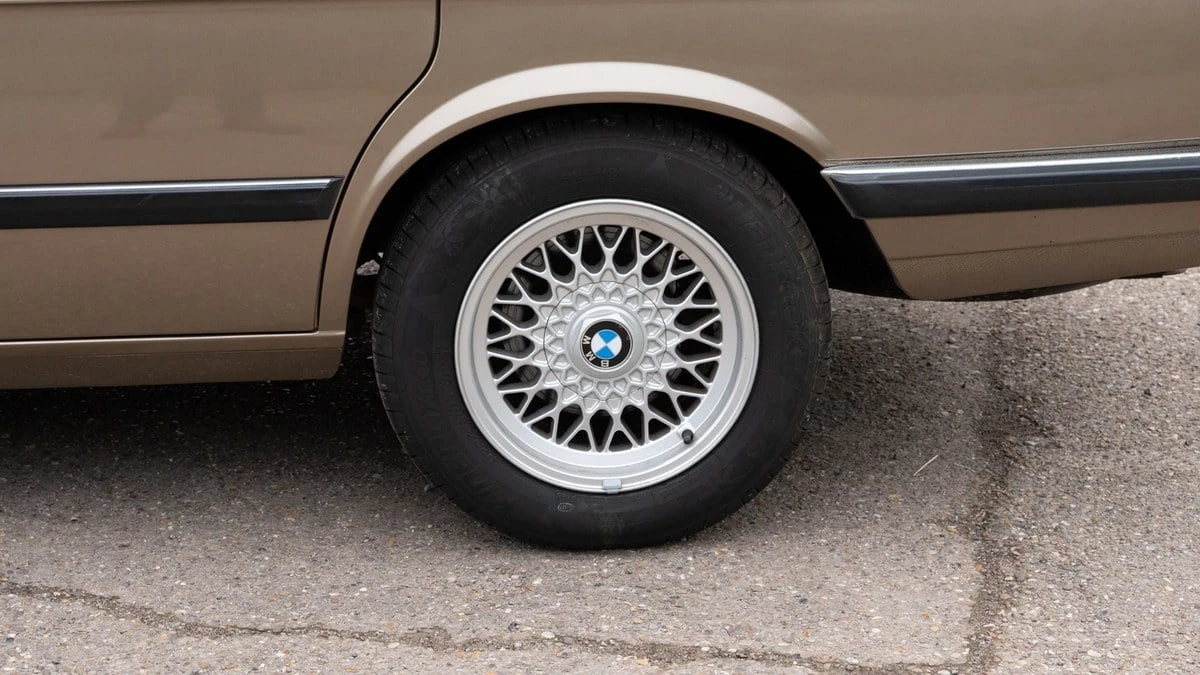 1984 BMW E28 5 Series - Image 12 of 30