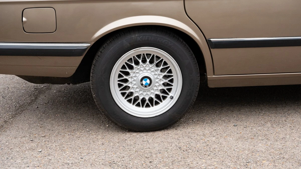 1984 BMW E28 5 Series - Image 9 of 30
