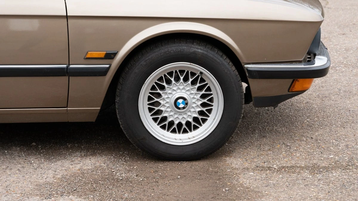 1984 BMW E28 5 Series - Image 10 of 30