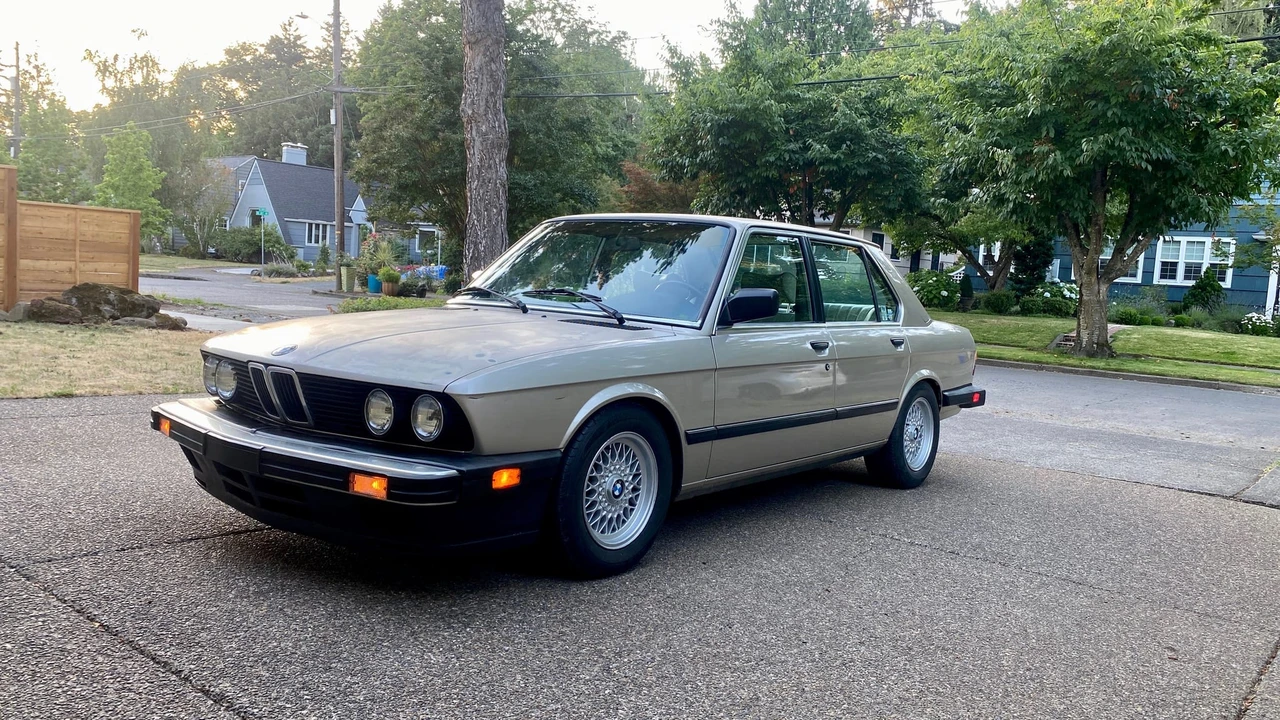 1984 BMW E28 5 Series - Image 2 of 31
