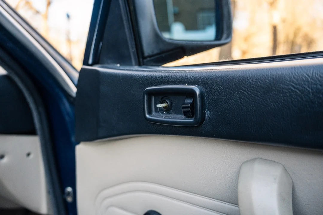 1984 BMW E28 5 Series - Image 23 of 30