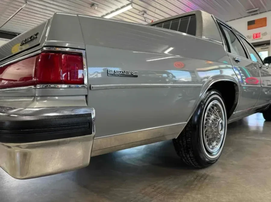 1984 Buick LeSabre - Image 16 of 31