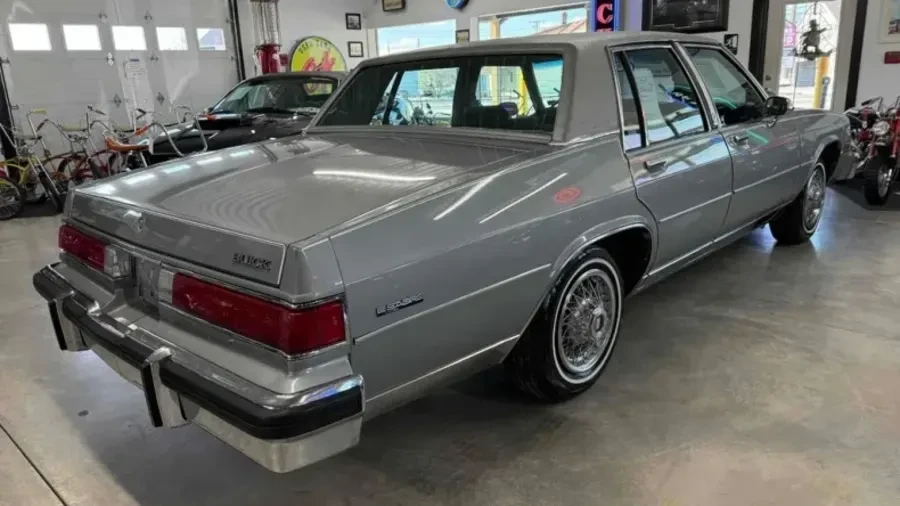1984 Buick LeSabre - Image 15 of 31