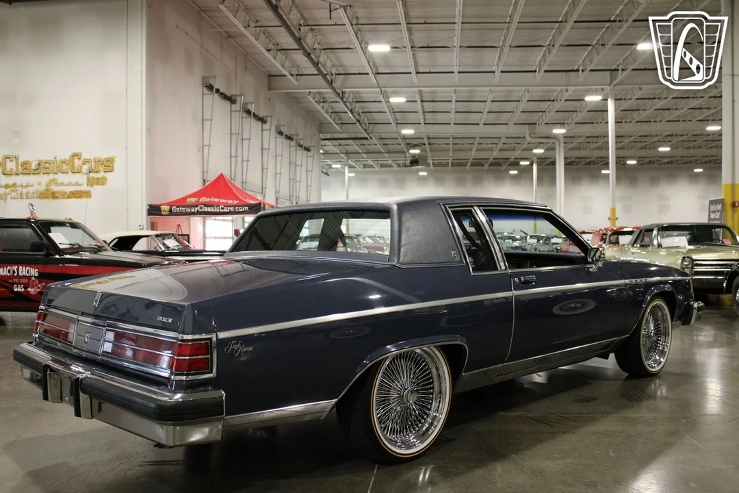 1984 Buick Park Avenue - Image 17 of 21
