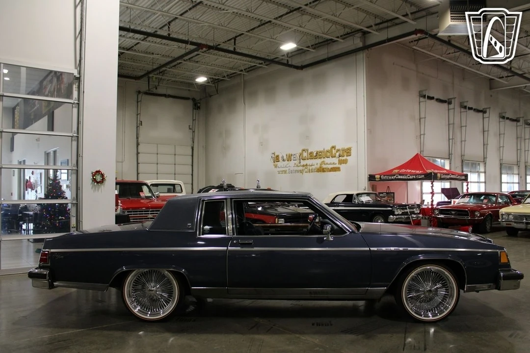 1984 Buick Park Avenue - Image 16 of 21