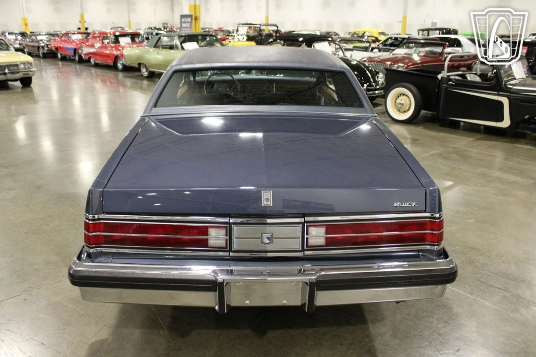 1984 Buick Park Avenue - Image 11 of 12