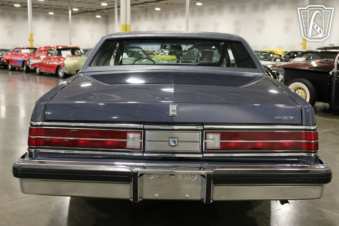 1984 Buick Park Avenue - Image 18 of 21