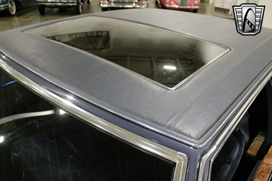 1984 Buick Park Avenue - Image 10 of 12