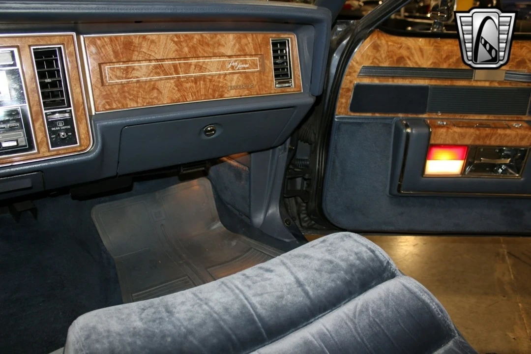 1984 Buick Park Avenue - Image 20 of 21
