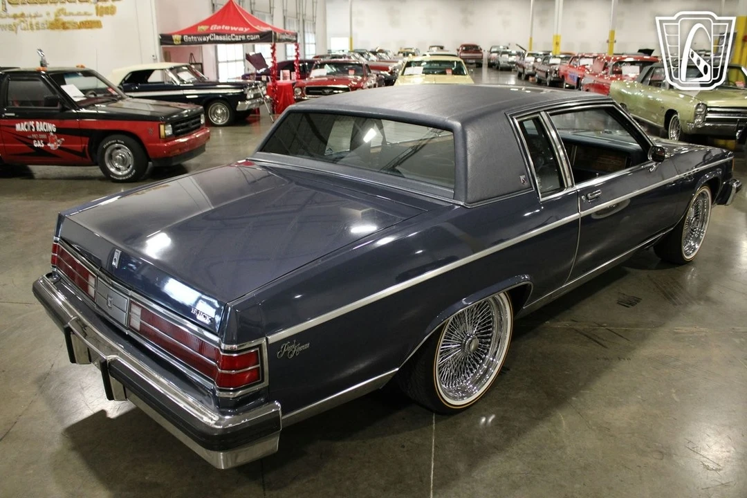 1984 Buick Park Avenue - Image 9 of 12