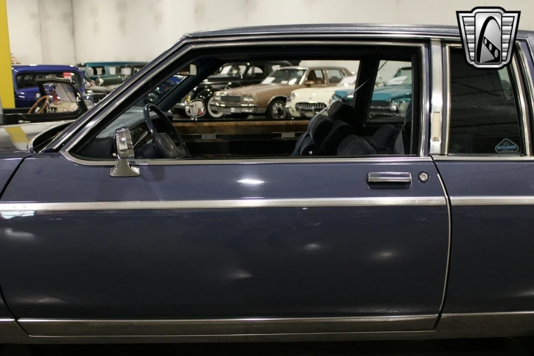 1984 Buick Park Avenue - Image 11 of 12