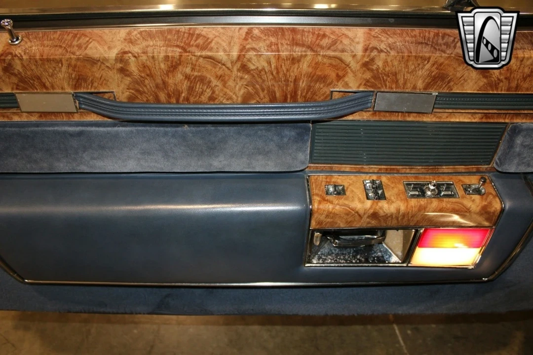 1984 Buick Park Avenue - Image 15 of 21