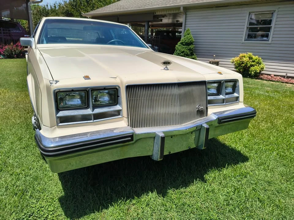 1984 Buick Riviera 4th-7th Gen - Image 2 of 7