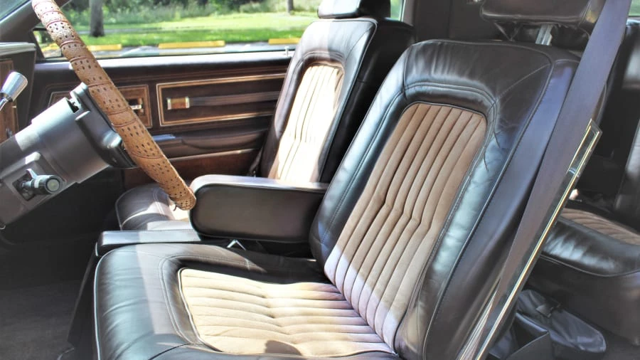 1984 Buick Riviera 4th-7th Gen - Image 4 of 13