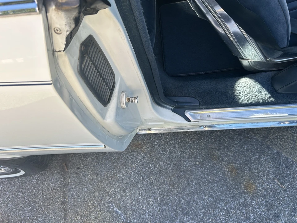 1984 Buick Riviera 4th-7th Gen - Image 9 of 28