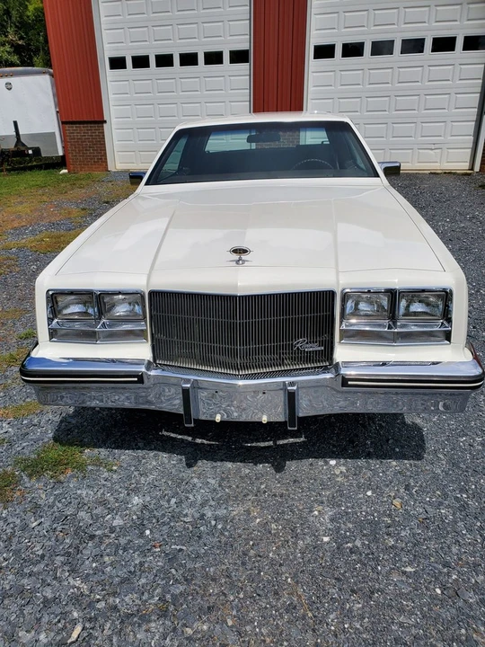 1984 Buick Riviera 4th-7th Gen - Image 2 of 11