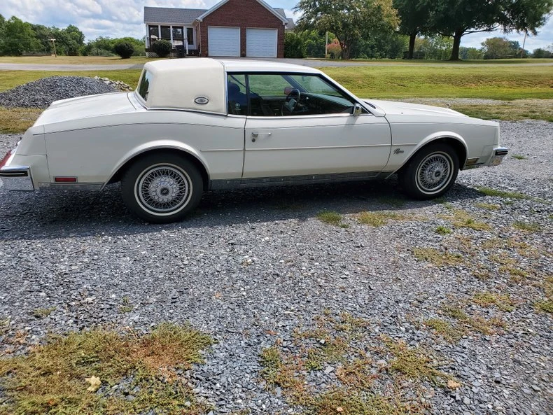 1984 Buick Riviera 4th-7th Gen - Image 4 of 11