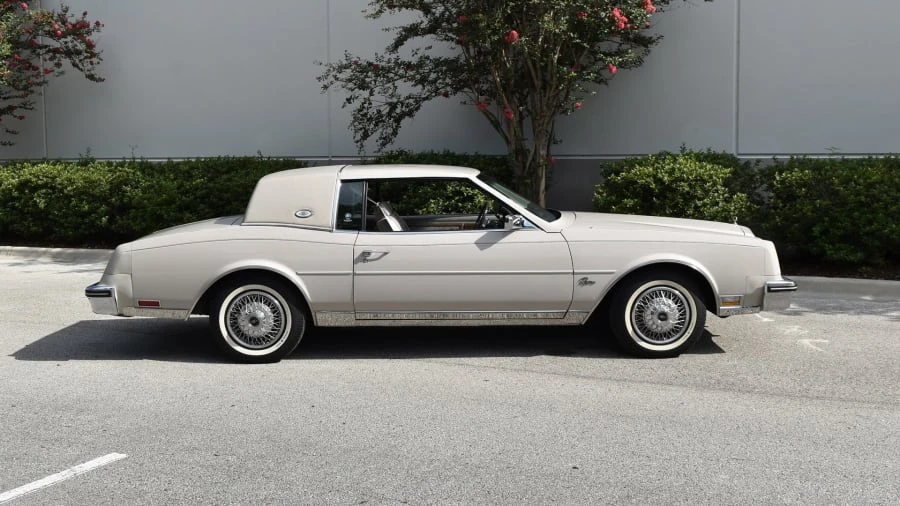 1984 Buick Riviera 4th-7th Gen - Image 2 of 31